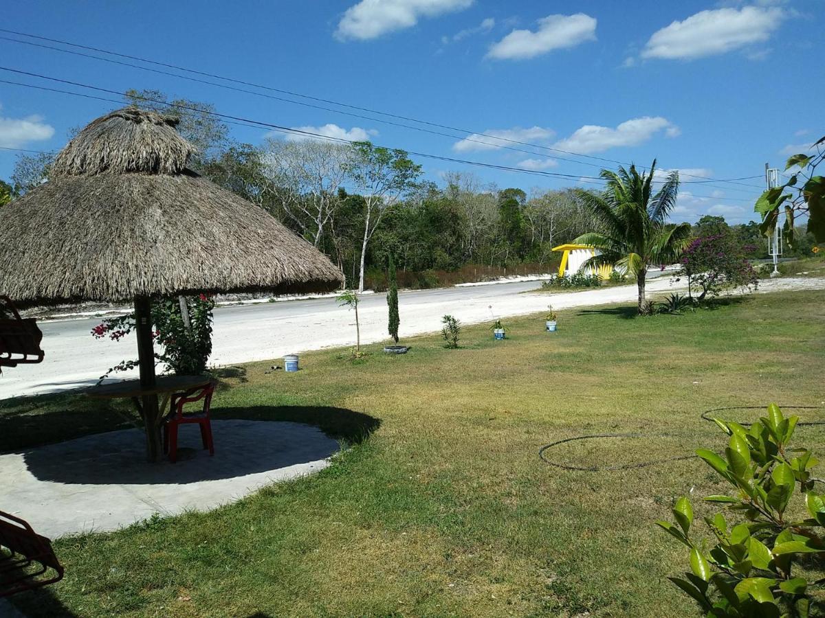 Hotel Templo Maya Xpujil Exterior photo